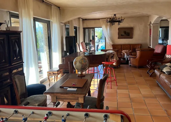 Villa Loucisa Piscine Vue 8 24 Couchages